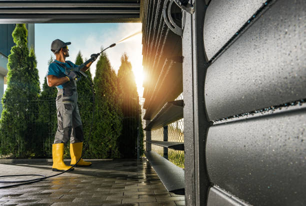 Best Pool Deck Cleaning  in Ilion, NY